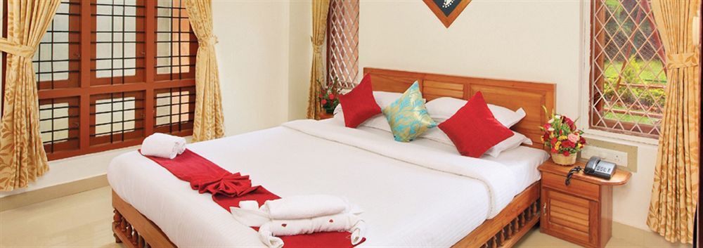 Jungle Park Resorts Thekkady Extérieur photo