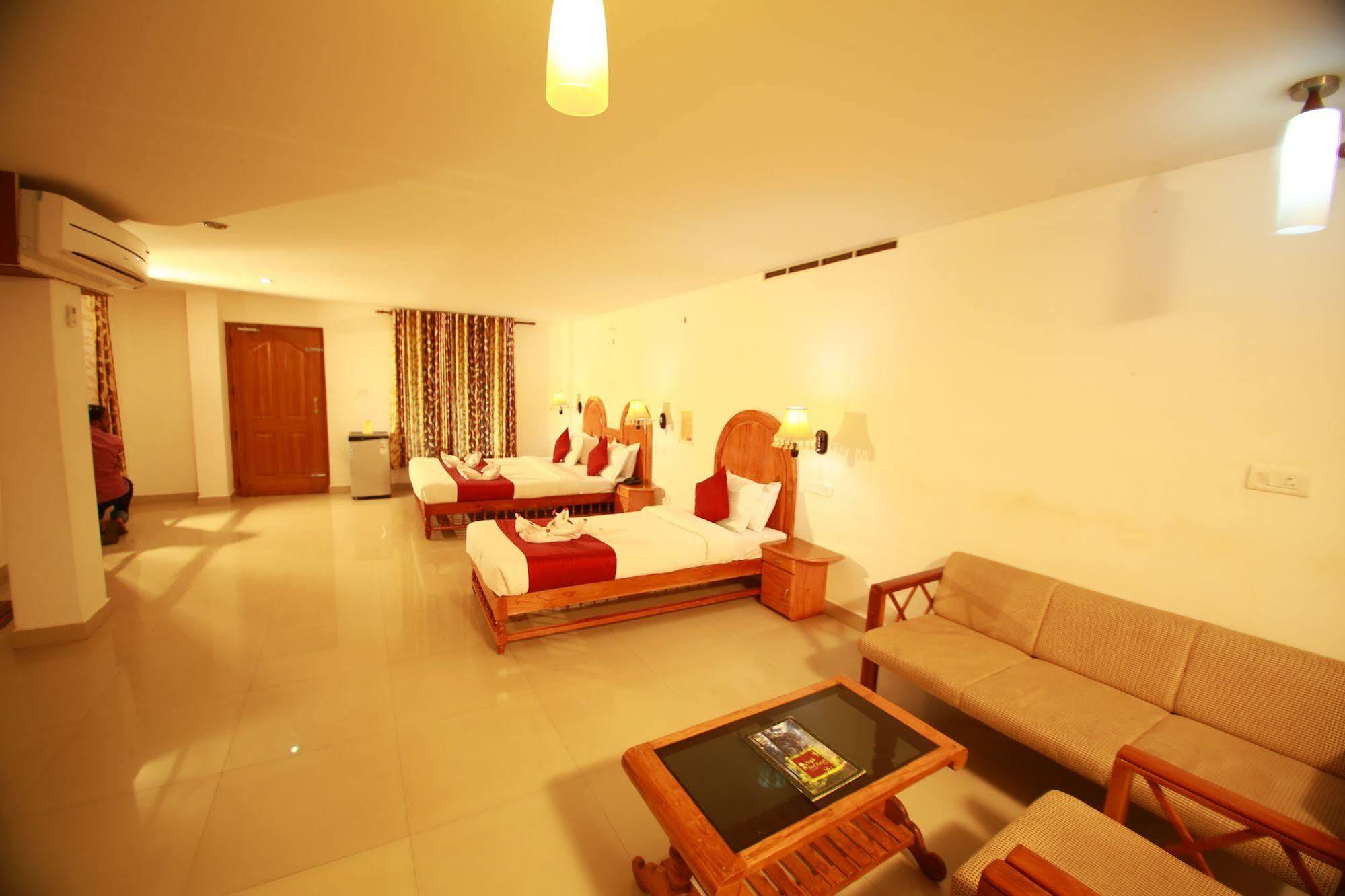 Jungle Park Resorts Thekkady Extérieur photo