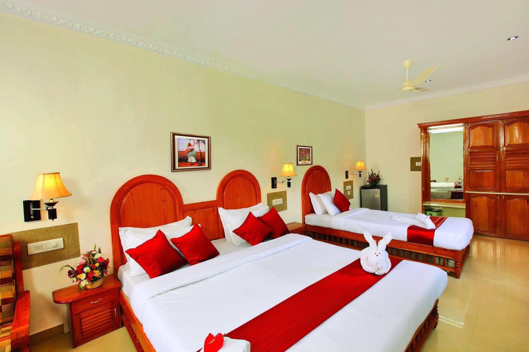 Jungle Park Resorts Thekkady Extérieur photo